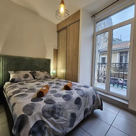 Le Contemporain-2 Chambres-vue Eglise Saint Paul
