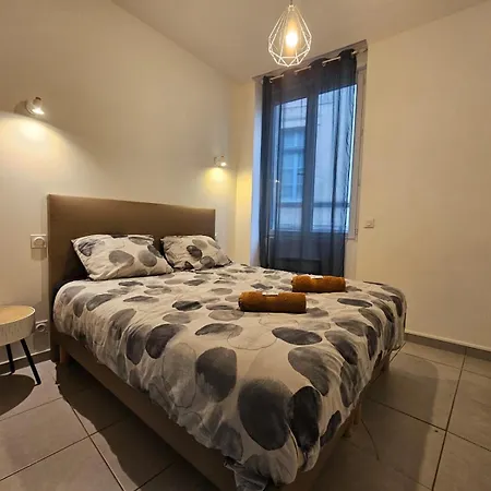 Apartamento Le Contemporain-2 Chambres-vue Eglise Saint Paul *