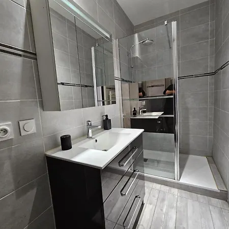 Apartment Le Contemporain-2 Chambres-vue Eglise Saint Paul Nimes